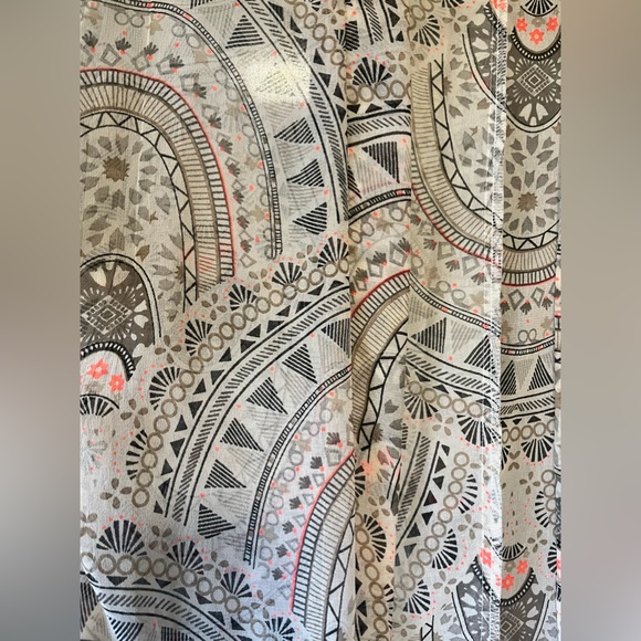 Cover up - Picture 2 of 6